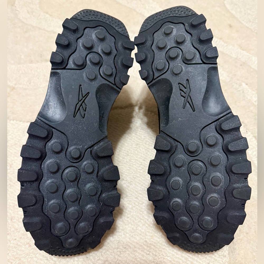 Reebok Classic, Cardi B, Dark Silver, size 9 US women. - Picture 5 of 5